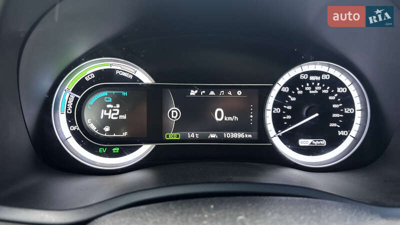 Внедорожник / Кроссовер Kia Niro 2017 в Полтаве