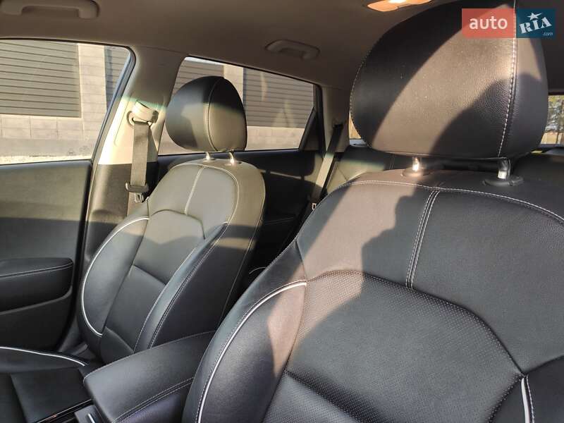 Внедорожник / Кроссовер Kia Niro 2020 в Житомире