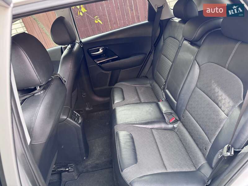 Внедорожник / Кроссовер Kia Niro 2018 в Киеве