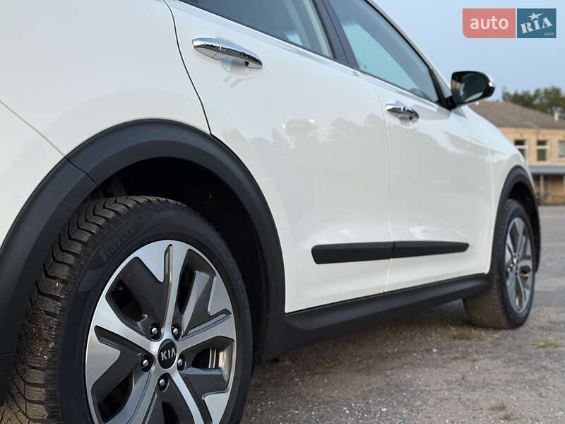 Внедорожник / Кроссовер Kia Niro 2020 в Новой Ушице