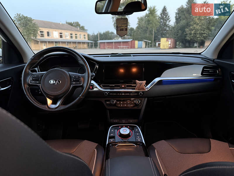 Внедорожник / Кроссовер Kia Niro 2020 в Новой Ушице