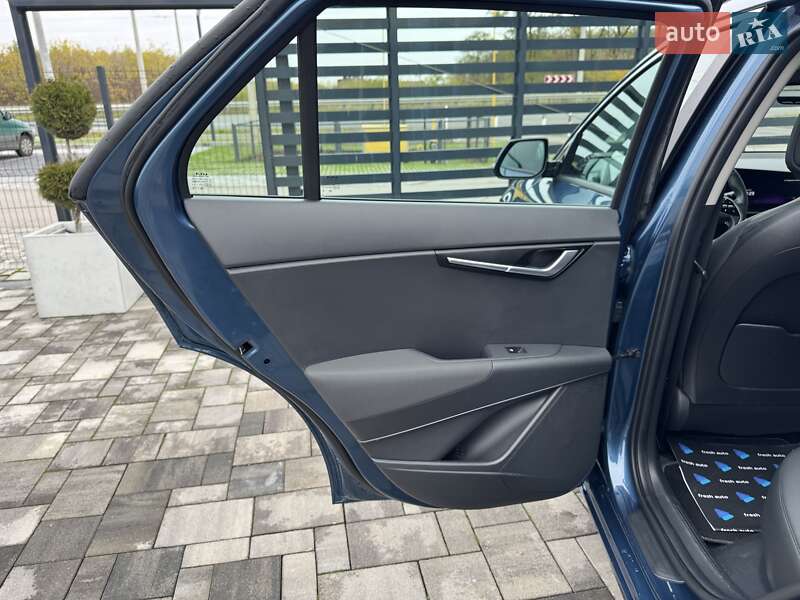 Внедорожник / Кроссовер Kia Niro 2023 в Ровно