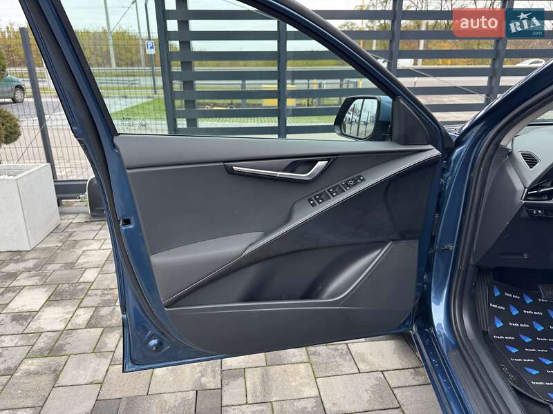 Внедорожник / Кроссовер Kia Niro 2023 в Ровно