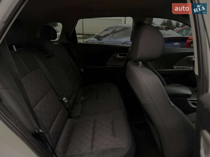 Внедорожник / Кроссовер Kia Niro 2019 в Львове фото 21 Внедорожник / Кроссовер Kia Niro 2019 в Львове