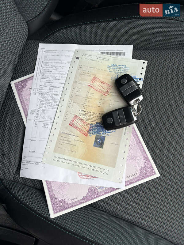 Внедорожник / Кроссовер Kia Niro 2021 в Львове