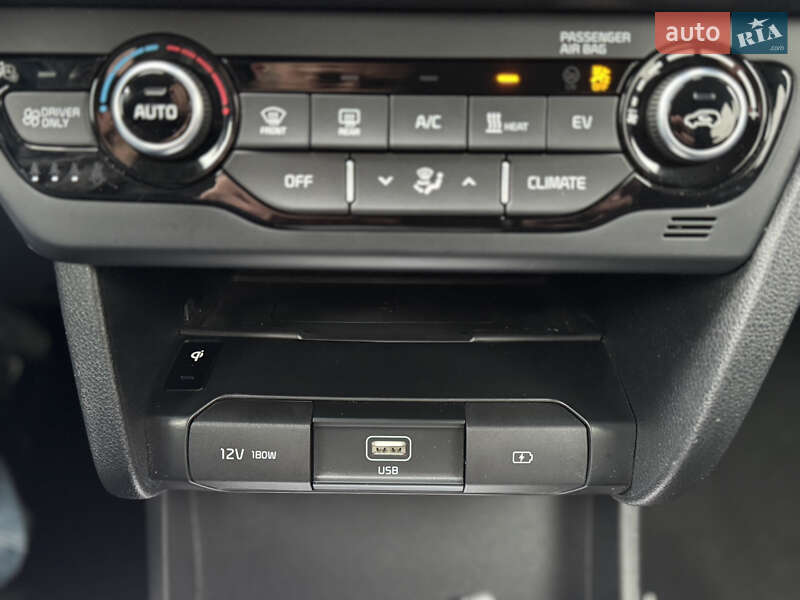 Внедорожник / Кроссовер Kia Niro 2020 в Ровно