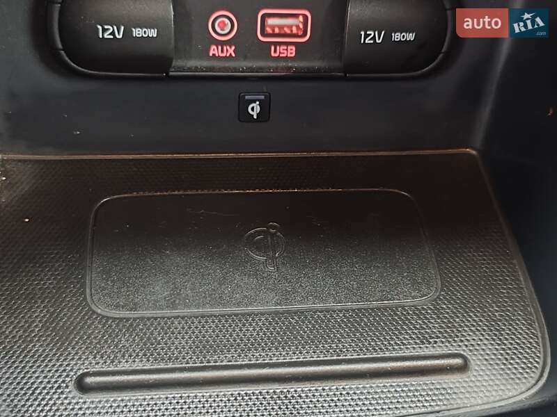 Внедорожник / Кроссовер Kia Niro 2018 в Хмельницком