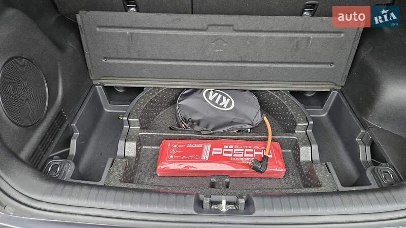 Внедорожник / Кроссовер Kia Niro 2020 в Радомышле