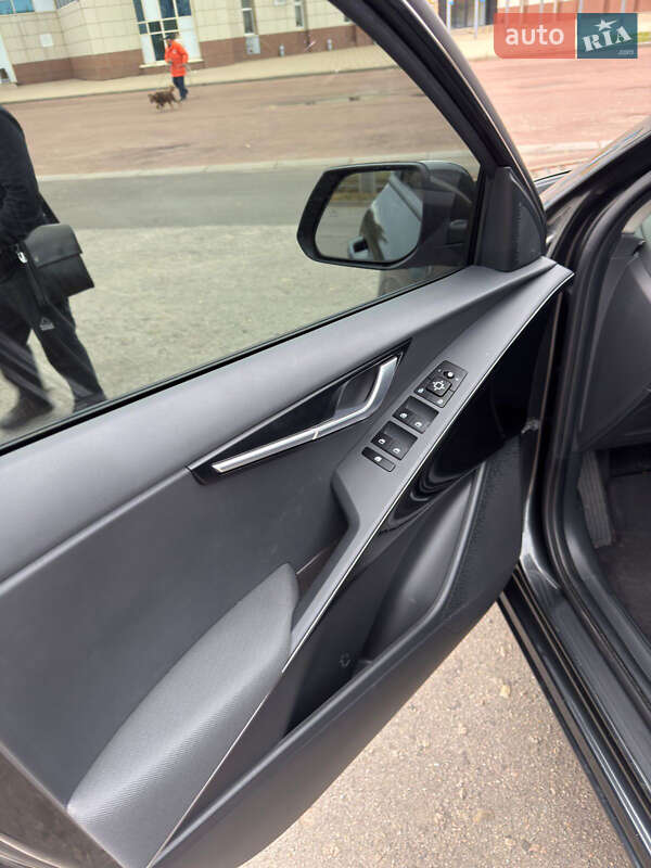 Внедорожник / Кроссовер Kia Niro 2023 в Харькове