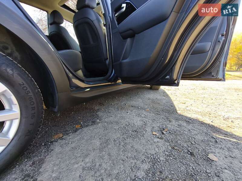 Внедорожник / Кроссовер Kia Niro 2019 в Луцке фото 42 Внедорожник / Кроссовер Kia Niro 2019 в Луцке