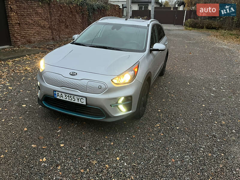Внедорожник / Кроссовер Kia Niro 2019 в Киеве