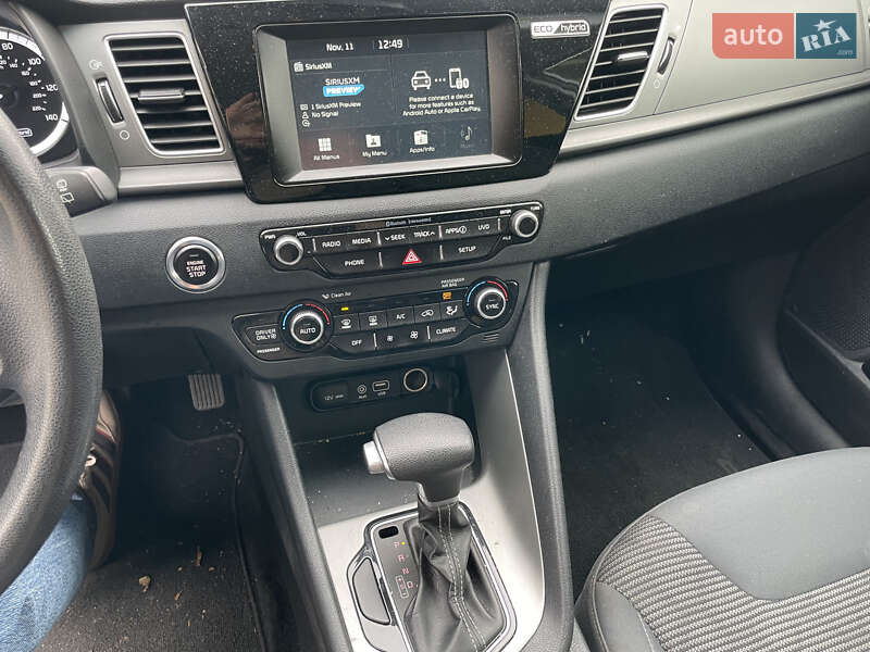 Внедорожник / Кроссовер Kia Niro 2018 в Львове