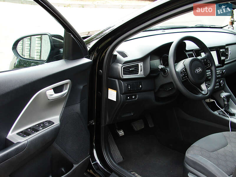Внедорожник / Кроссовер Kia Niro 2017 в Одессе фото 15 Внедорожник / Кроссовер Kia Niro 2017 в Одессе