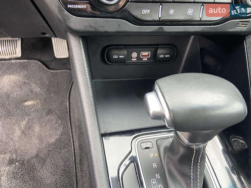 Позашляховик / Кросовер Kia Niro 2018 в Києві