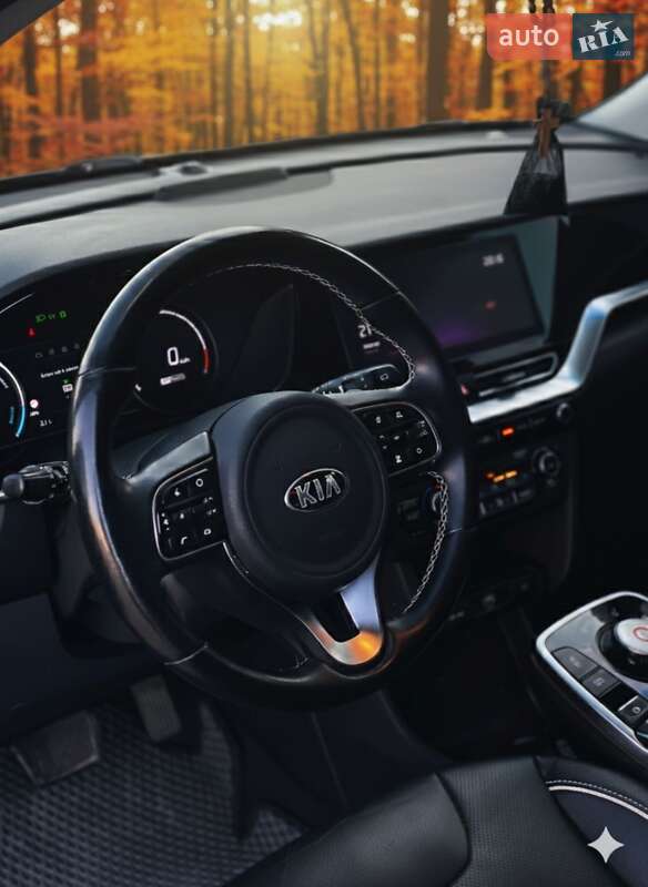 Внедорожник / Кроссовер Kia Niro 2020 в Гусятине