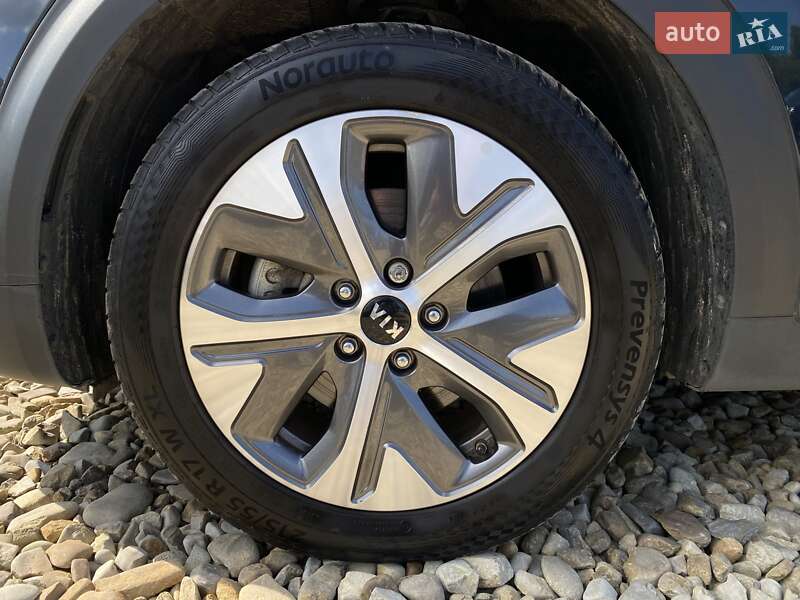 Позашляховик / Кросовер Kia Niro 2020 в Львові фото 23 Позашляховик / Кросовер Kia Niro 2020 в Львові