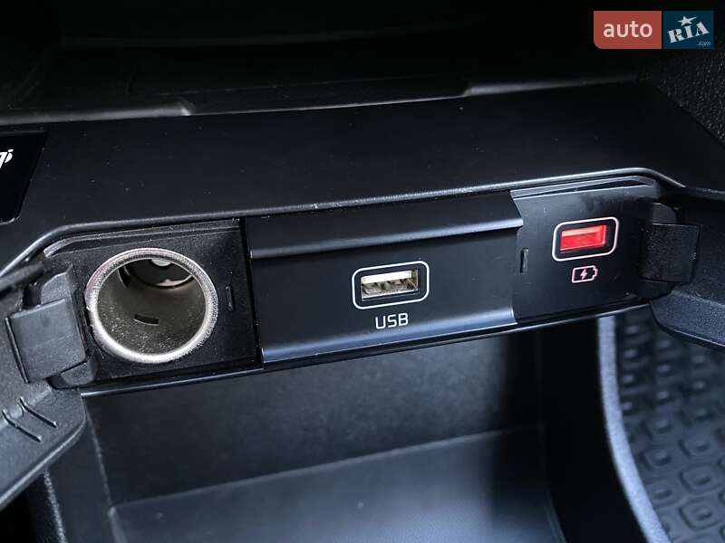 Внедорожник / Кроссовер Kia Niro 2020 в Львове фото 49 Внедорожник / Кроссовер Kia Niro 2020 в Львове