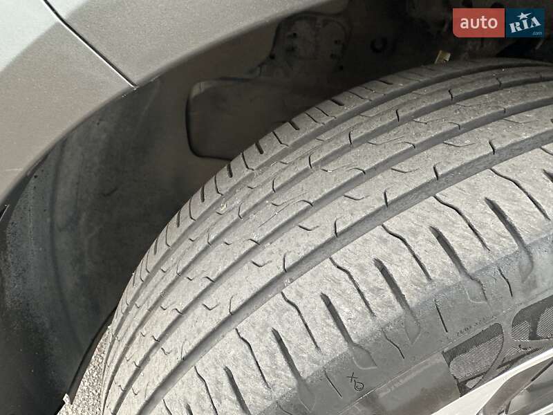 Внедорожник / Кроссовер Kia Niro 2017 в Киеве