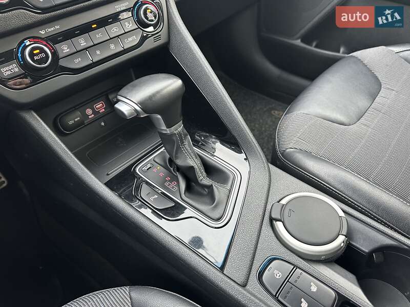Внедорожник / Кроссовер Kia Niro 2017 в Киеве