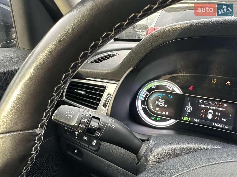 Внедорожник / Кроссовер Kia Niro 2017 в Киеве