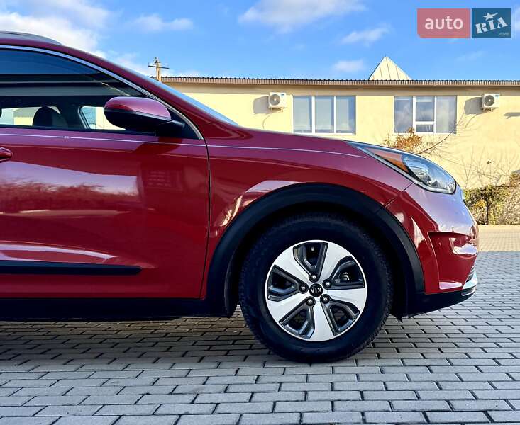 Внедорожник / Кроссовер Kia Niro 2017 в Житомире фото 23 Внедорожник / Кроссовер Kia Niro 2017 в Житомире
