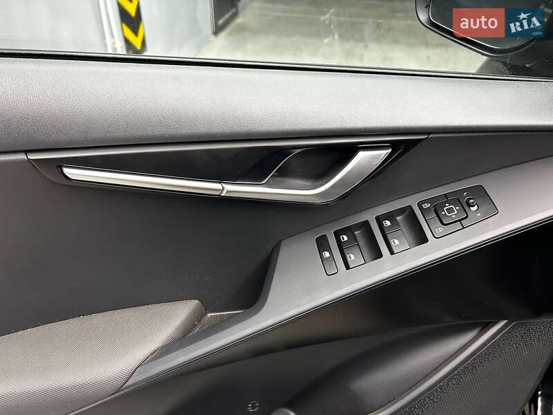 Внедорожник / Кроссовер Kia Niro 2023 в Черновцах