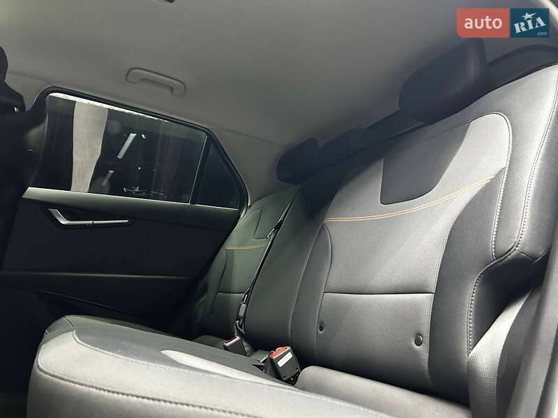 Внедорожник / Кроссовер Kia Niro 2023 в Черновцах