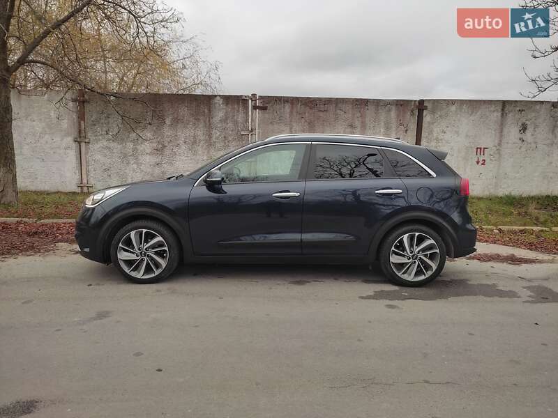 Позашляховик / Кросовер Kia Niro 2017 в Звягелі