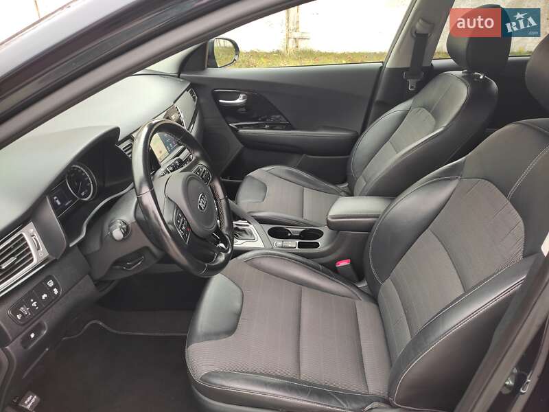 Позашляховик / Кросовер Kia Niro 2017 в Звягелі