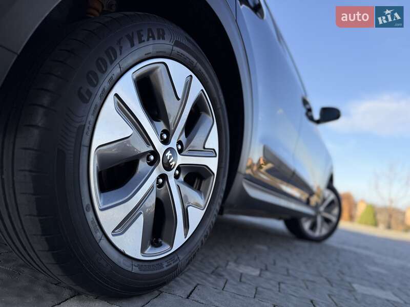 Внедорожник / Кроссовер Kia Niro 2020 в Дрогобыче