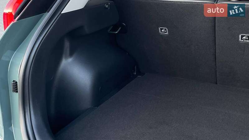 Позашляховик / Кросовер Kia Niro 2024 в Хирові