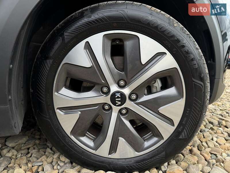 Внедорожник / Кроссовер Kia Niro 2020 в Львове