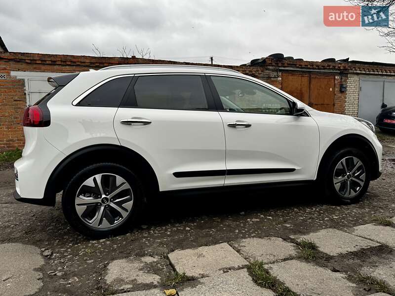 Внедорожник / Кроссовер Kia Niro 2020 в Казатине