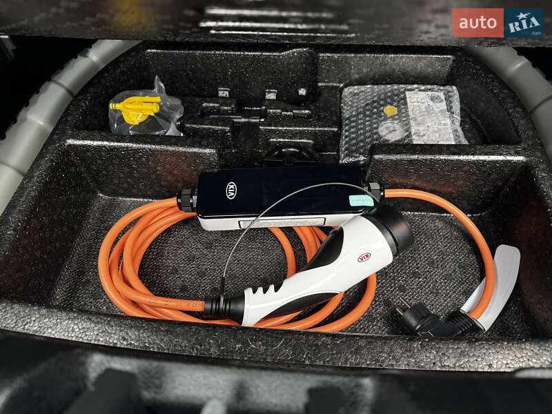 Внедорожник / Кроссовер Kia Niro 2020 в Казатине