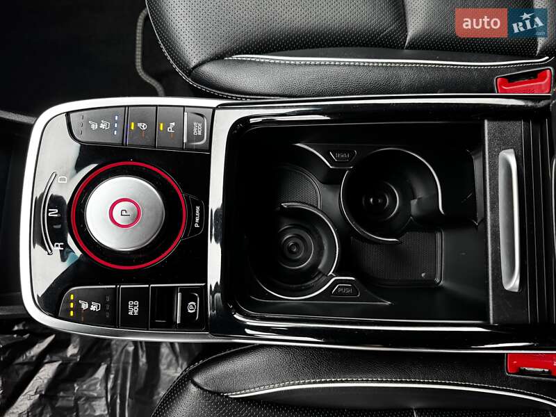 Внедорожник / Кроссовер Kia Niro 2020 в Казатине