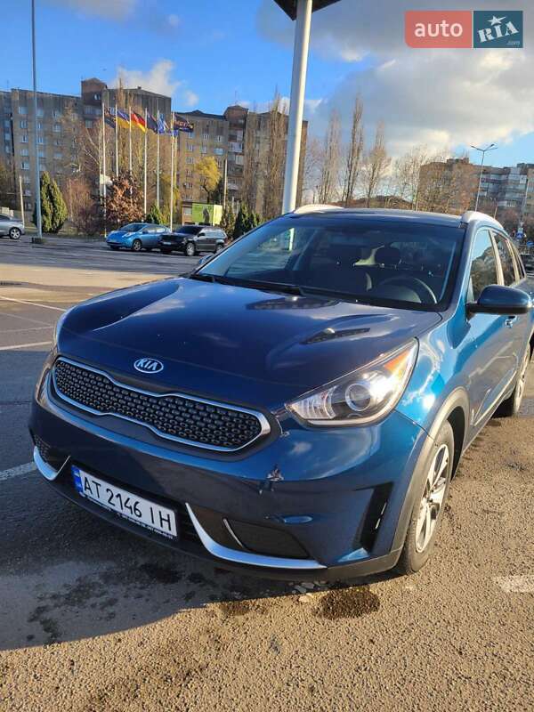Внедорожник / Кроссовер Kia Niro 2017 в Ивано-Франковске