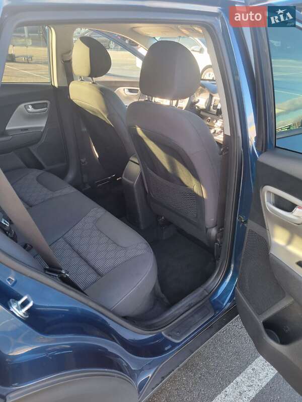 Внедорожник / Кроссовер Kia Niro 2017 в Ивано-Франковске