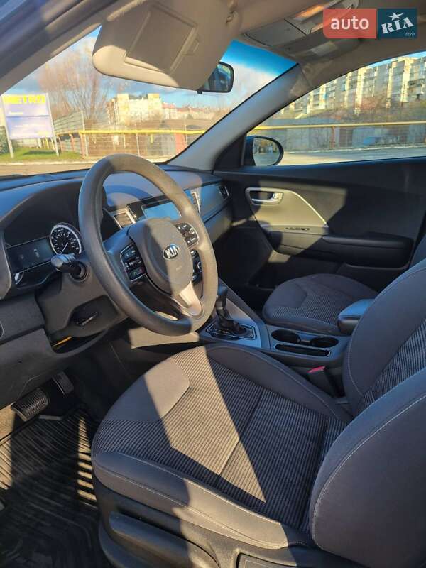 Внедорожник / Кроссовер Kia Niro 2017 в Ивано-Франковске