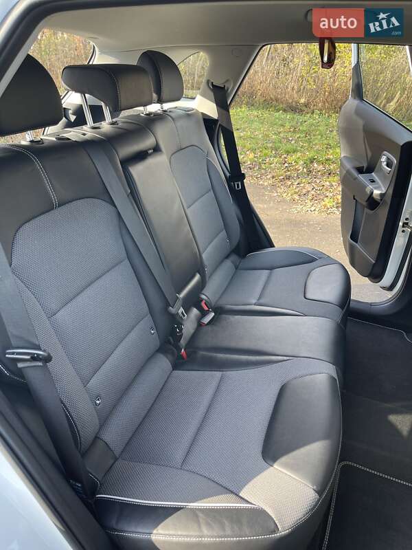 Внедорожник / Кроссовер Kia Niro 2021 в Хмельницком