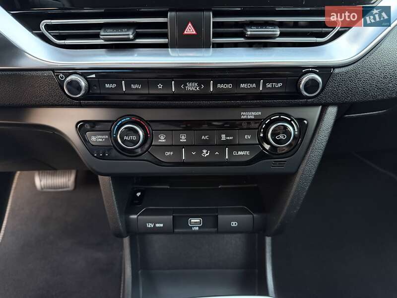 Внедорожник / Кроссовер Kia Niro 2020 в Черновцах