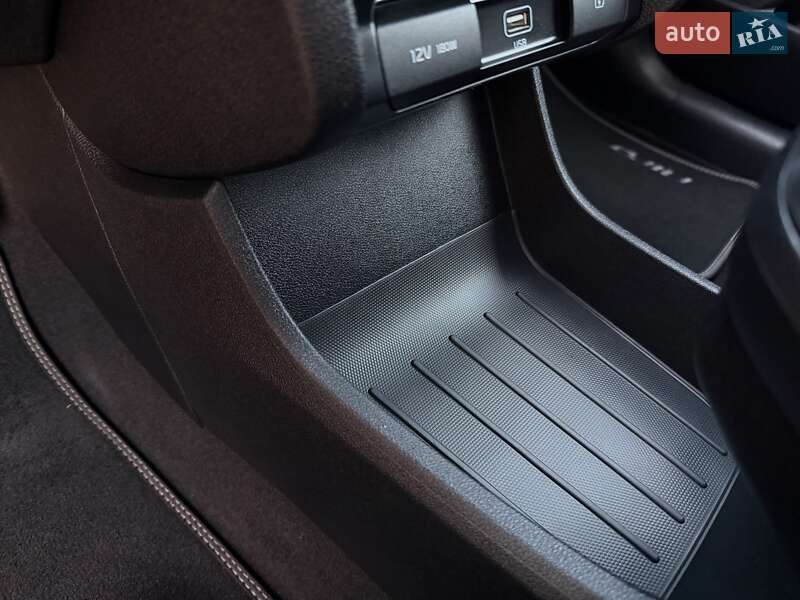 Внедорожник / Кроссовер Kia Niro 2020 в Черновцах