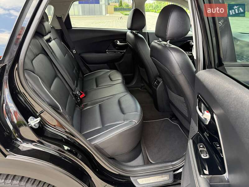 Внедорожник / Кроссовер Kia Niro 2020 в Краснограде