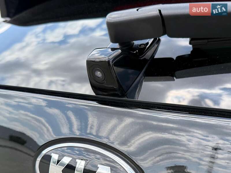 Внедорожник / Кроссовер Kia Niro 2020 в Краснограде