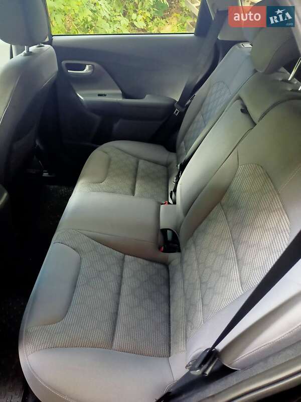 Внедорожник / Кроссовер Kia Niro 2017 в Львове фото 20 Внедорожник / Кроссовер Kia Niro 2017 в Львове