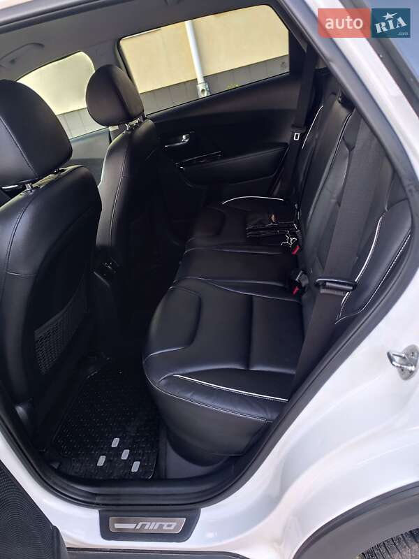 Внедорожник / Кроссовер Kia Niro 2019 в Ровно фото 13 Внедорожник / Кроссовер Kia Niro 2019 в Ровно