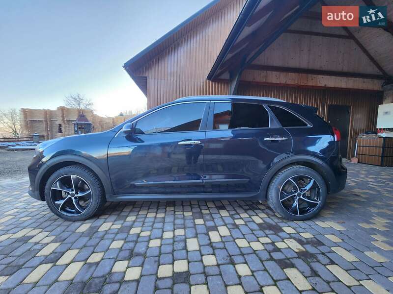 Внедорожник / Кроссовер Kia Niro 2019 в Косове фото 20 Внедорожник / Кроссовер Kia Niro 2019 в Косове