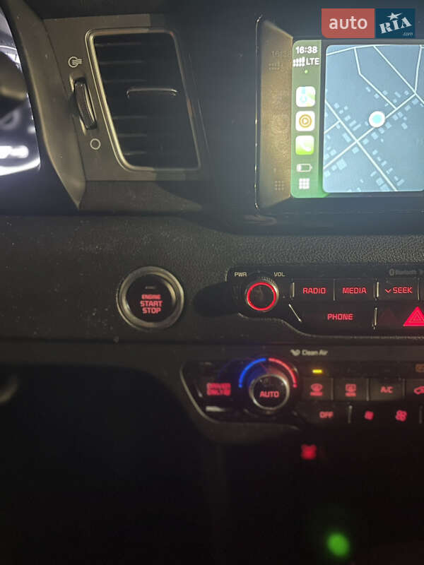 Внедорожник / Кроссовер Kia Niro 2017 в Чернигове