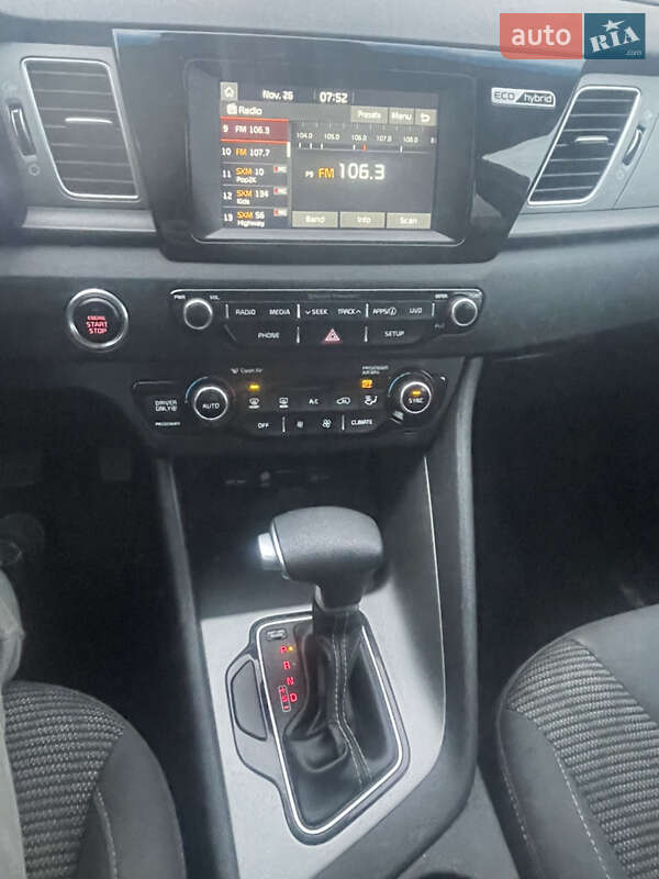 Внедорожник / Кроссовер Kia Niro 2017 в Чернигове