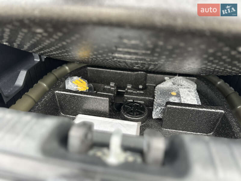 Внедорожник / Кроссовер Kia Niro 2019 в Ровно фото 24 Внедорожник / Кроссовер Kia Niro 2019 в Ровно