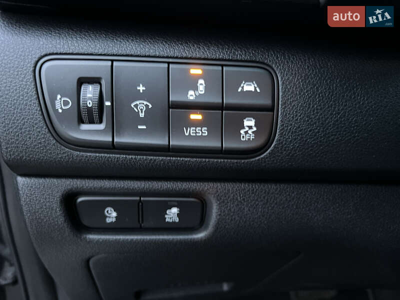 Позашляховик / Кросовер Kia Niro 2020 в Києві